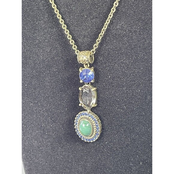 Avon NRT, Necklace & Earring Set Brass Tone, Blue Rhinestone & Green Cabochon - Picture 5 of 16